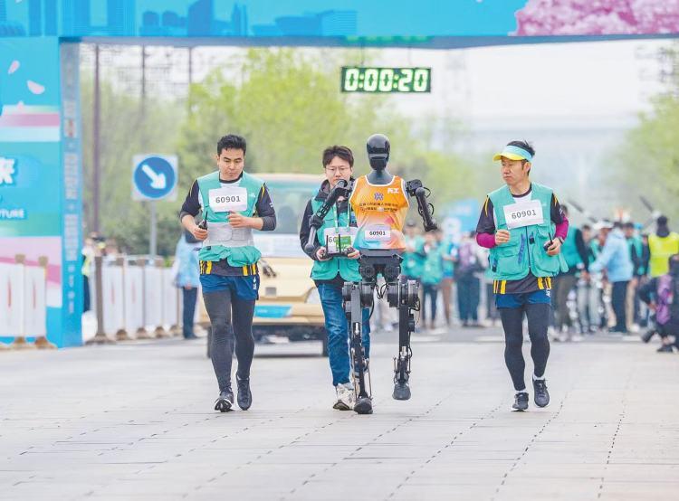 机器人跑半马，展示哪些能力？