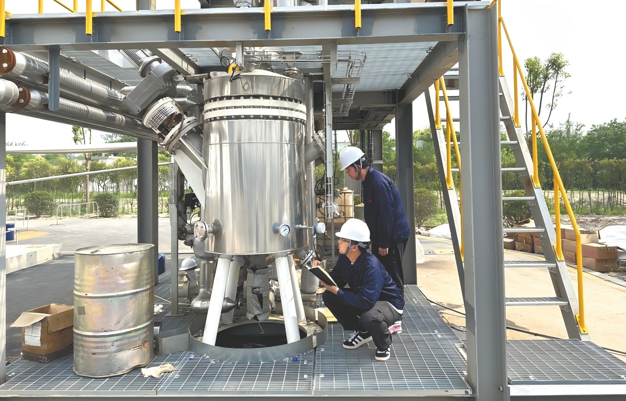 守护“中国油壶”，扬工院师生攻克20微米杂质滤除难题