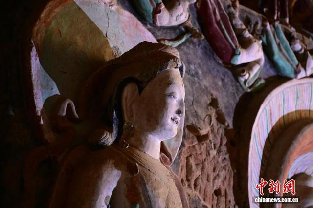 图为金塔寺石窟中的造像。高莹 摄