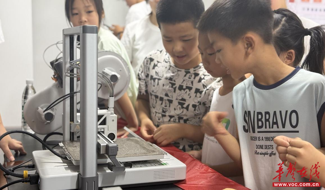 3D打印进乡村 湖南工学院学子以科创助农