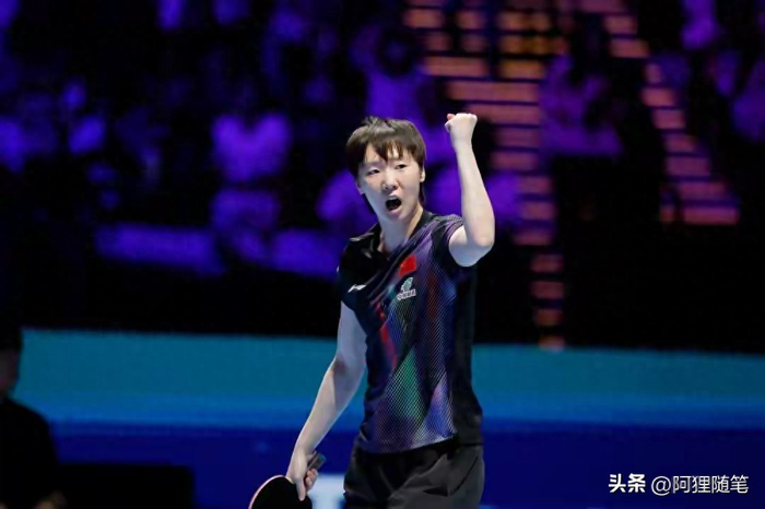 王曼昱3-0太稳！向鹏救赛点逆转，王皓场边急了